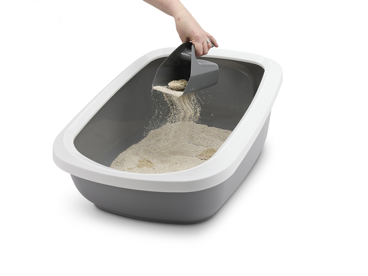 Sift Buddy Cool Grey large grey cat litter scoop with fine mesh for clumping litter showing scooping in litter tray