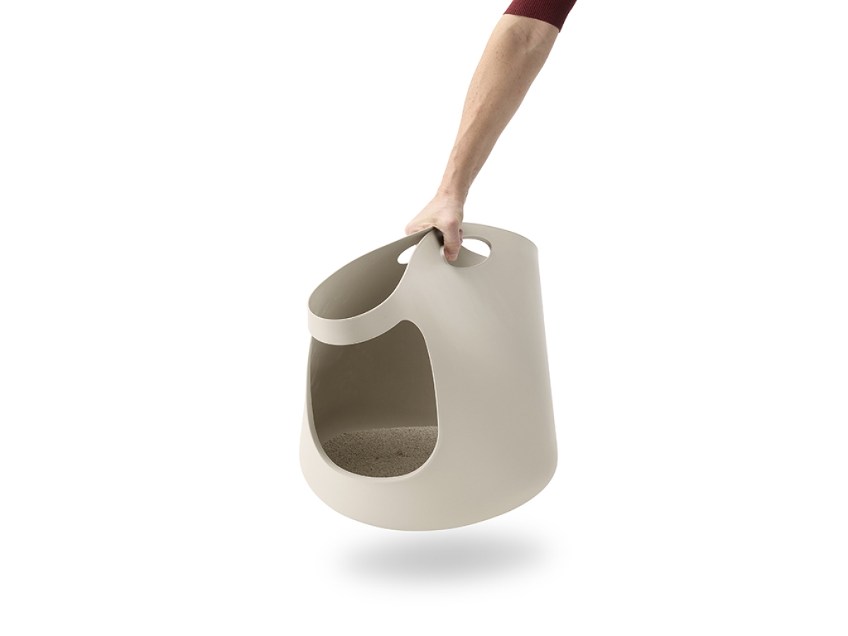 Flex-a-loo Mocha flexible open cat litter tray with high sides and low entry