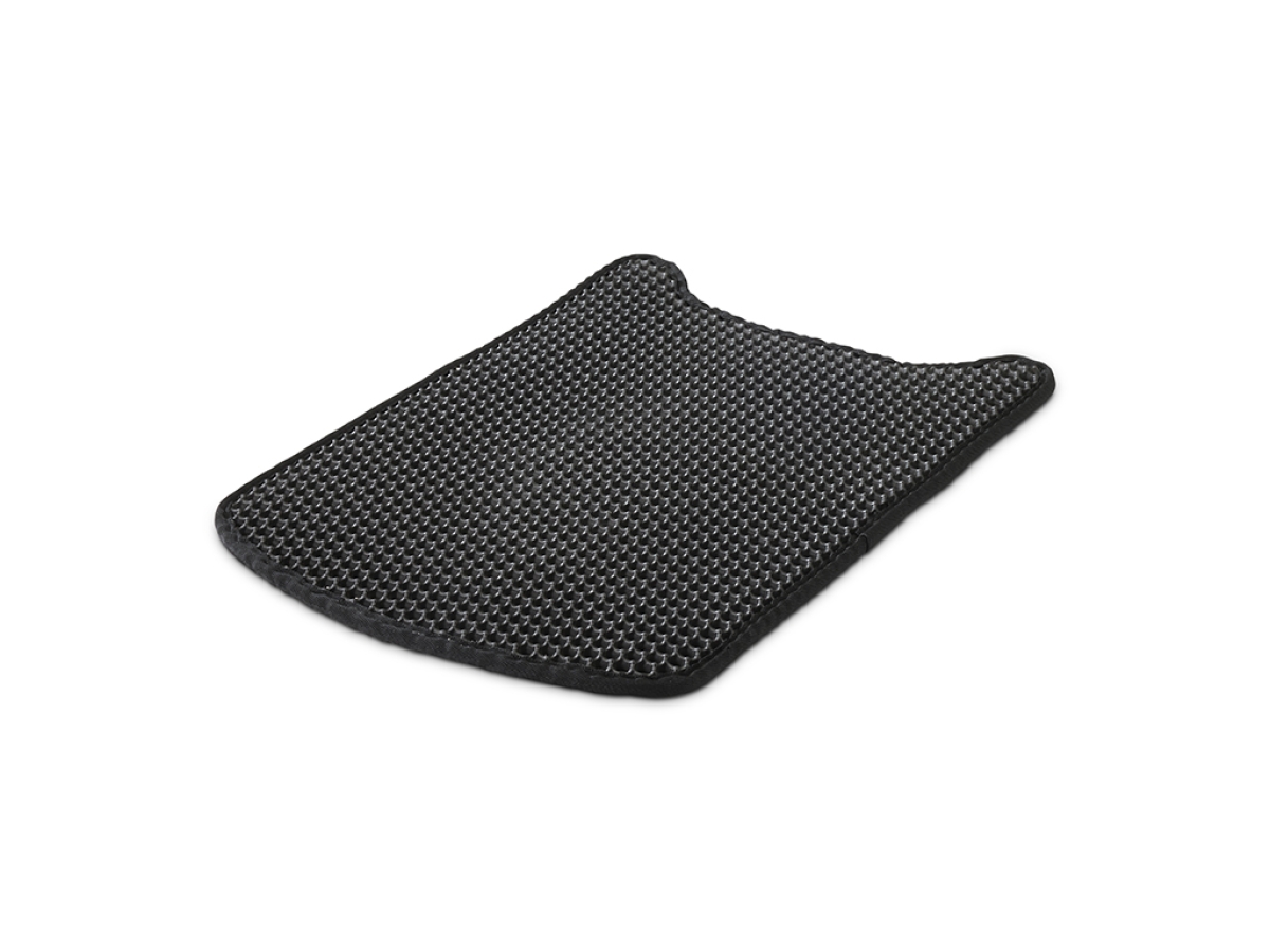Savic Litter Catcher Mat Nestor Jumbo &amp; Aseo Jumbo Black, placed in front of a large litter box