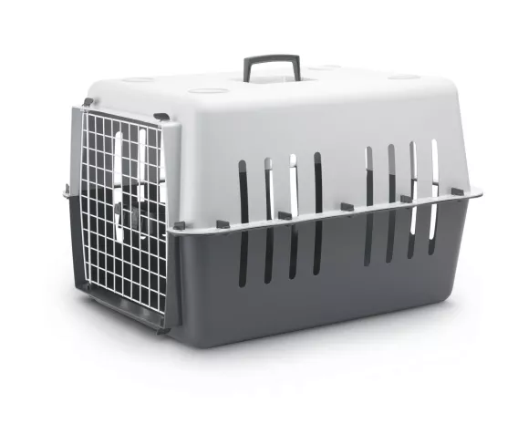 Pet Carrier 4 in light grey and anthracite – spacious, secure, and well-ventilated travel solution for cats and small dogs up to 15 kg.